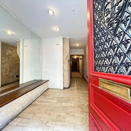 Stylish Studio Steps From Le Marais Apartman Párizs