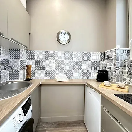 Apartman Stylish Studio Steps From Le Marais *