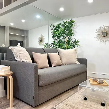 Daire Stylish Studio Steps From Le Marais